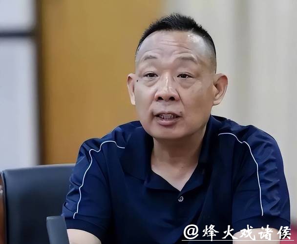 胖东来创始人于东来宣布过年后退休,将转为顾问;胖东来工作由决策委员会主持 胖东来创始人于东来宣布过年后退休,将转为顾问;胖东来工作由决策委员会主持