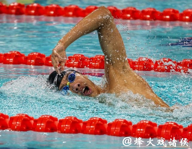 张展硕破全国青年纪录夺全运会男子800米自由泳金牌 张展硕破全国青年纪录夺全运会男子800米自由泳金牌